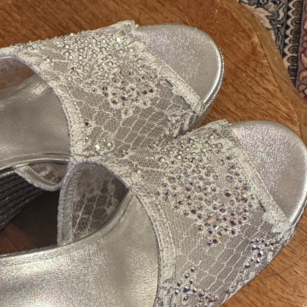 NWT Elegant LeSilla Silver with AB Crystals Women's Wedge Platform Sandals - Picture 3 of 15